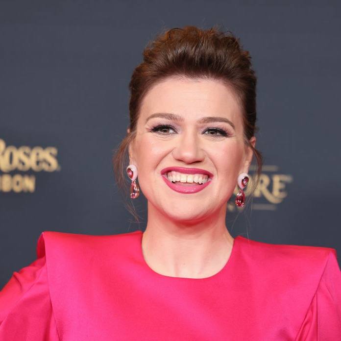 Was Kelly Clarkson wrong to blast a local business on social media?