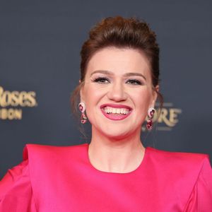 Was Kelly Clarkson wrong to blast a local business on social media?