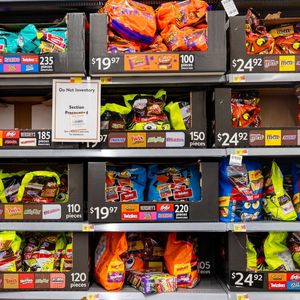 Monday Hour 2: Michele Tafoya in-studio & are you passing on Halloween candy due to high prices?
