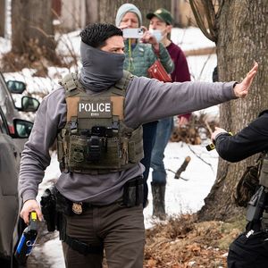 Should Alex Pretti's killers be charged with murder?