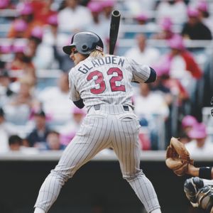 Dan Gladden on taking heat from Canadians in the early internet days, bumping up his per diem & remembering Puck