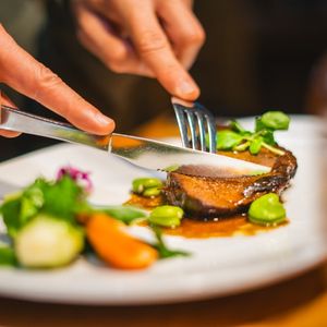 Lou Raguse & Dara Moskowitz-Grumdahl