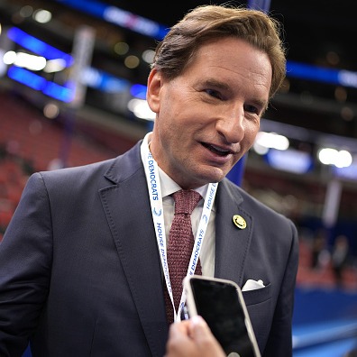 Nearly Full Show: Dean Phillips, Susie Jones, Lou Raguse, Dear Dara!