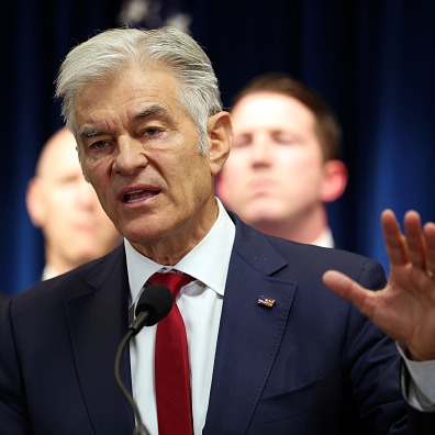 Federal fraud press conference, irony is thick, Trump on gas prices & our changing movie tastes
