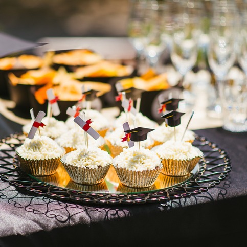 What are the ingredients for a fantastic grad party?