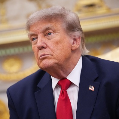 Trump corruption is right in front of our noses. It shouldn't be difficult for everyone to call it out!