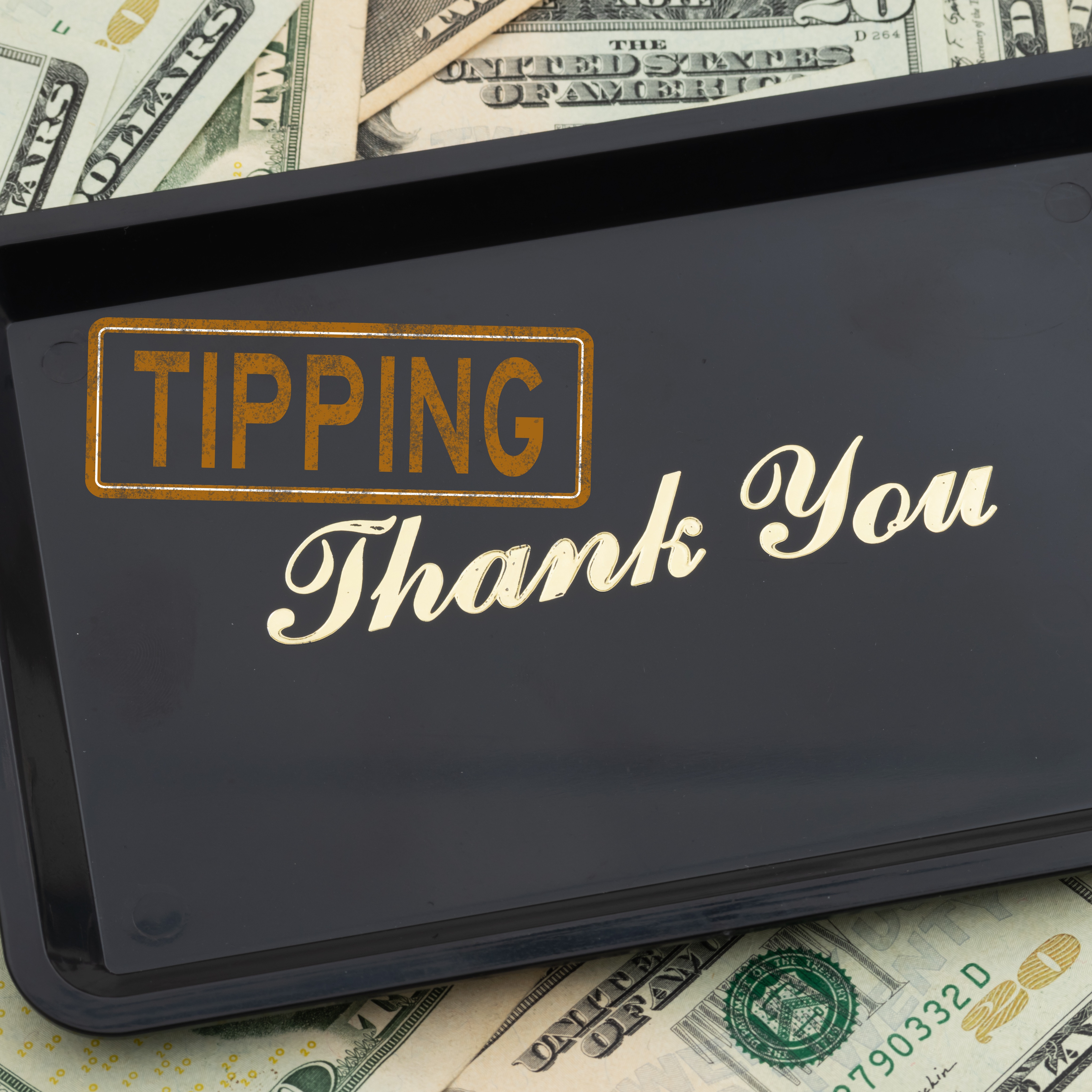 What does Rena Sarigianopoulos base her tipping percentage on?