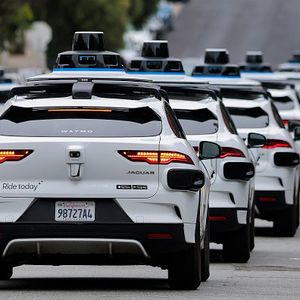 Only the MPLS city council would debate requiring drivers in driverless cars...It's Swift Takes!
