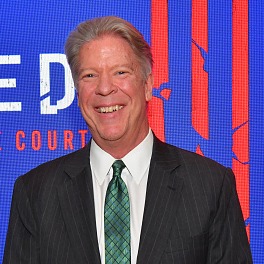 Major Garrett speaks on Trump's week of fighting with the media while cozying up to Xi