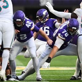 Vikings get to a wobbly 4-0 & Tom Hauser
