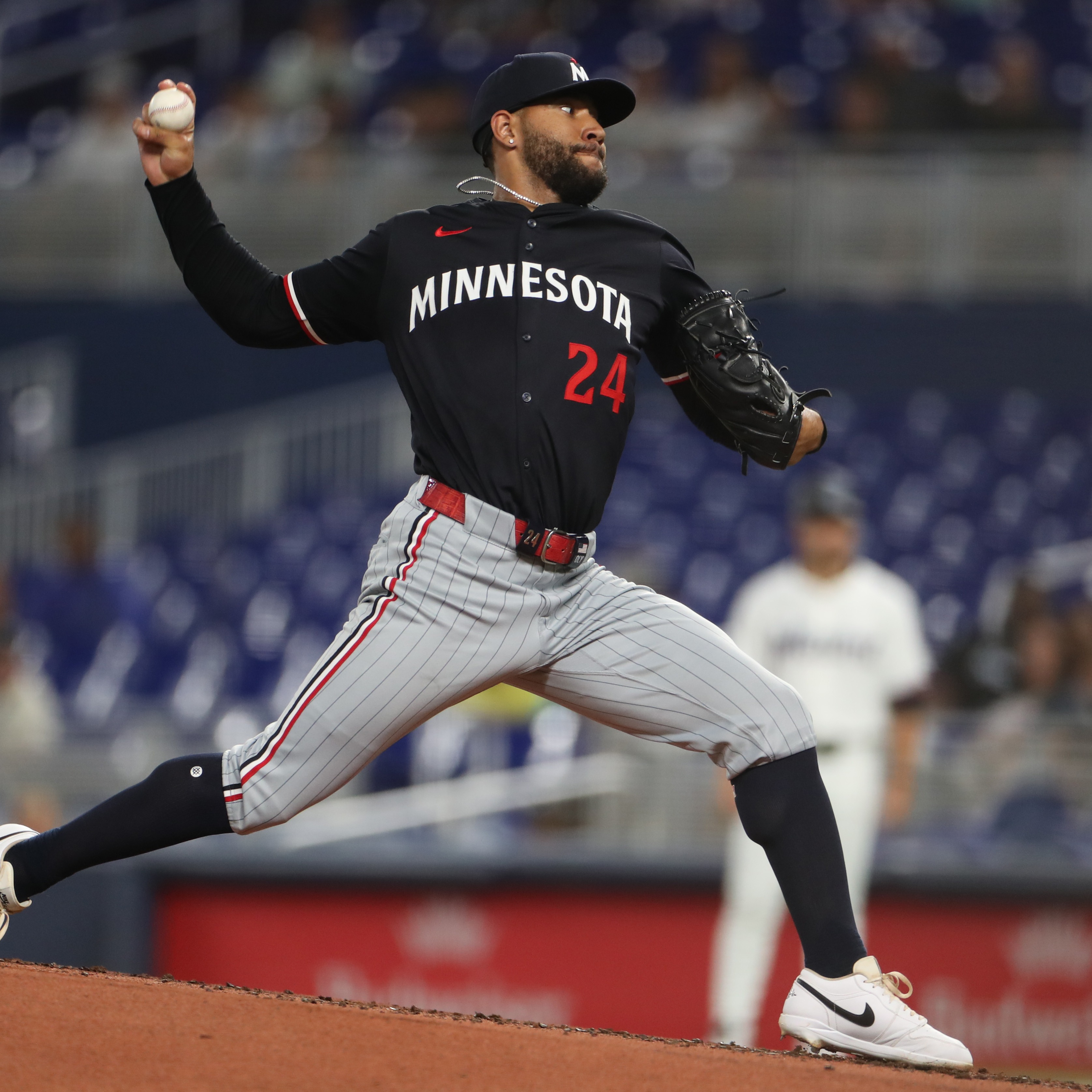 Twins do just enough to defeat the Marlins