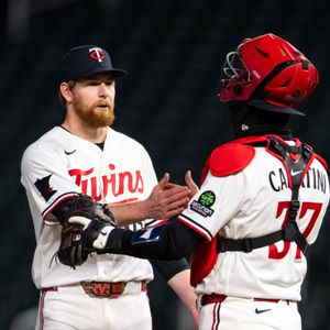 Twins come up big late in win over the Tigers