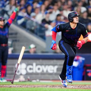 Jays power past Twins in series opener as Royce hits the IL