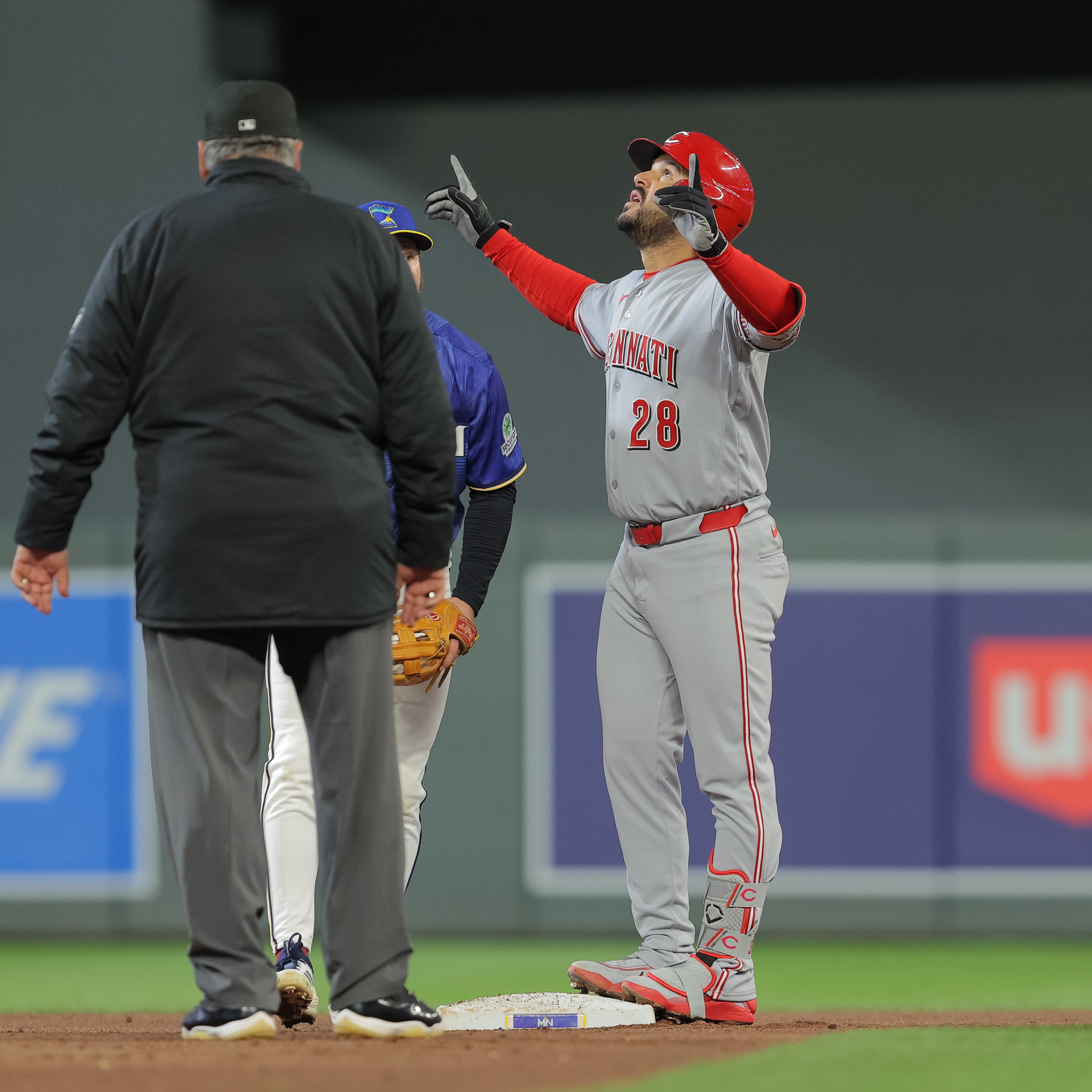 Missed opportunities cost Twins in series opening loss to the Reds