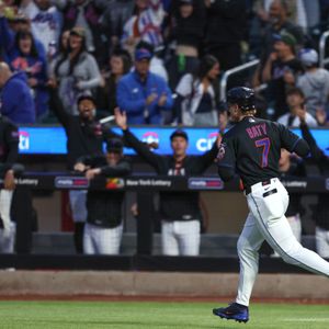 Mets rally late to take series finale over Twins