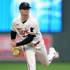 Prielipp gets his first major league win as Twins stomp Mariners