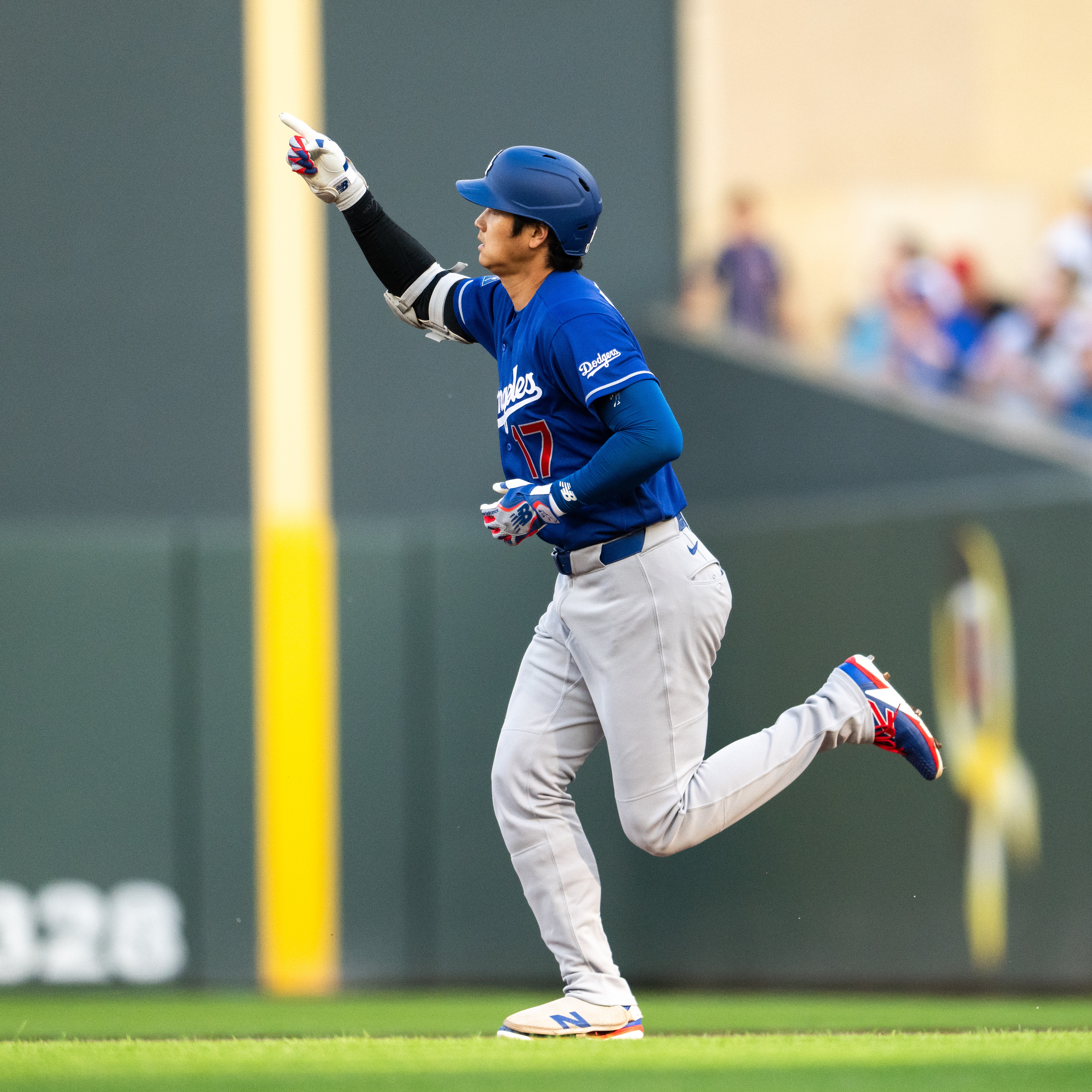 Ohtani and Freeman lead Dodgers to series opening win over the Twins