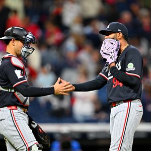 Offense comes alive as Twins snap their four game losing streak