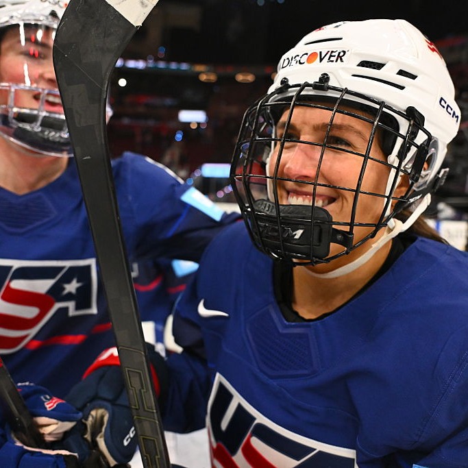 Gophers Women’s Hockey Brad Frost on Abbey Murphy, WCHA battles!