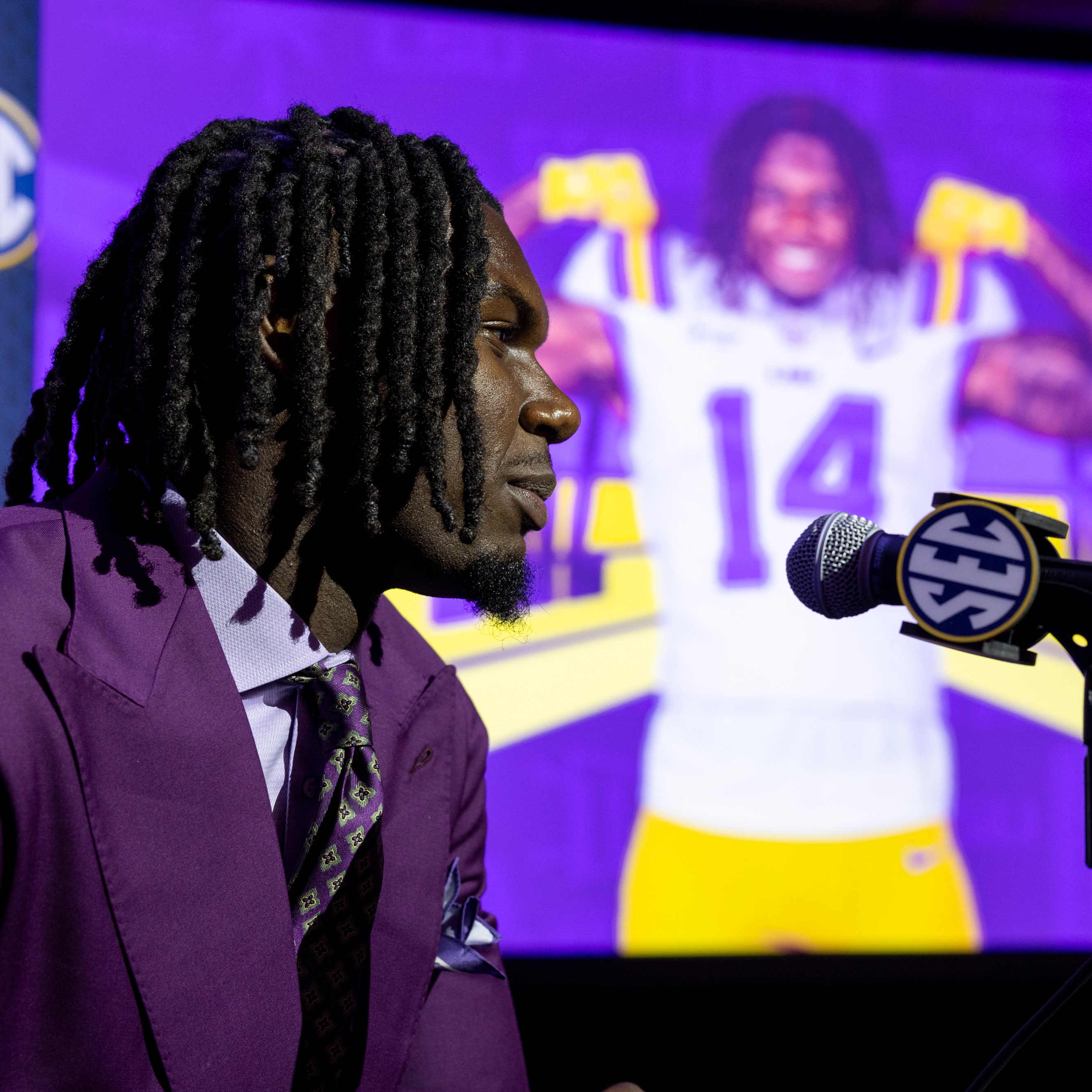 Trey'Dez Green's "love for the game" helped him pick football over basketball