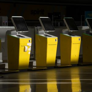 The second Spirit Airlines bankruptcy highlights why mergers are always better than bankruptcies and bailouts