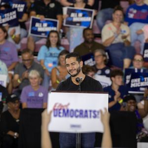 Full Show 8/10/2026: Is it fearmongering by simply pointing out the Democrat socialists' own economic platform?