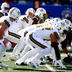 What must the New Orleans Saints do to handle Pittsburgh's physical style in Paris?