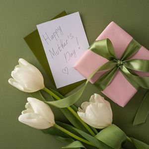 How to get Mom a gift that shows you really care