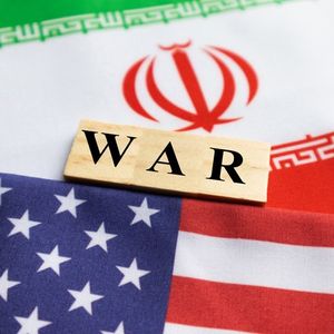 Hour 4: Movement on the Iran war and making sure Mom knows how much you love her