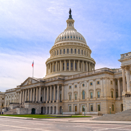 Do voters trust Republicans or Democrats more on the economy?