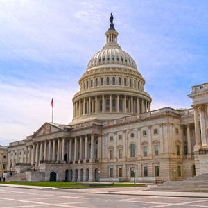 Do voters trust Republicans or Democrats more on the economy?