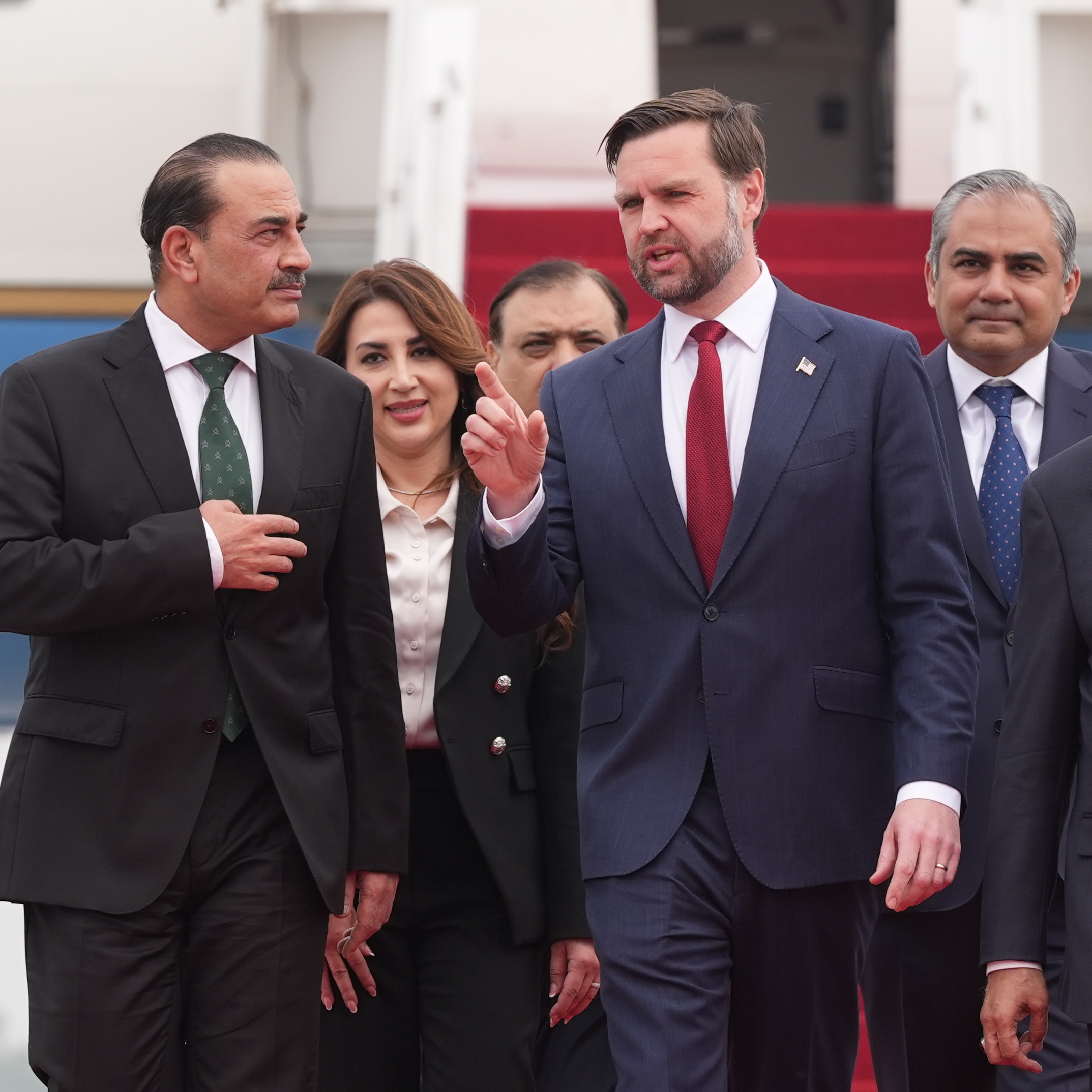 2 O'clock News Bomb: Are Peace Talks Even Happening or Nah?