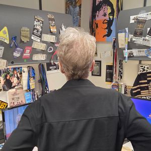 Scoot Hour 1: Guess who's back, back again; Scoot is back, tell a friend