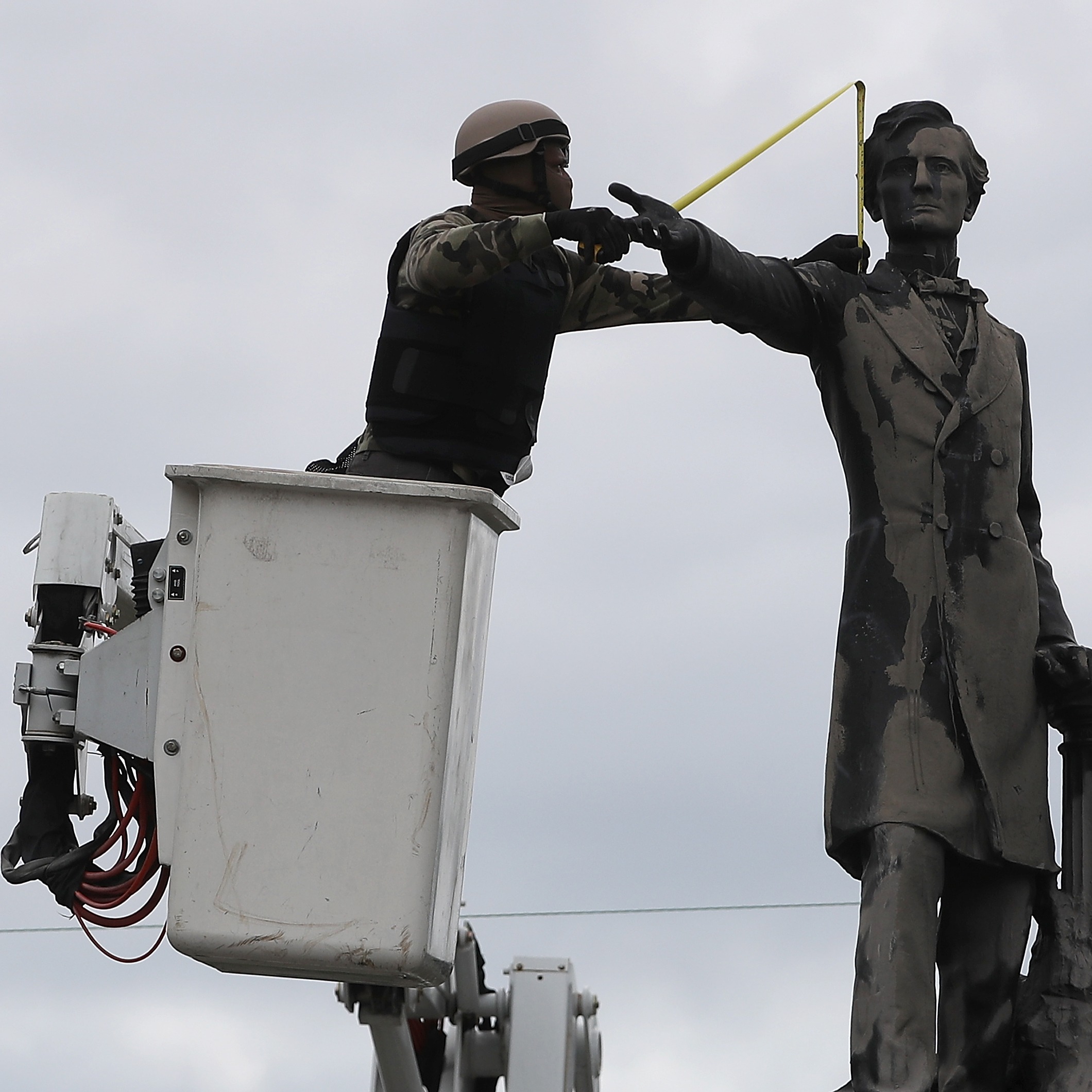 Hour 2: What could Louisiana do if they acquired control over Confederate monuments taken down years ago?