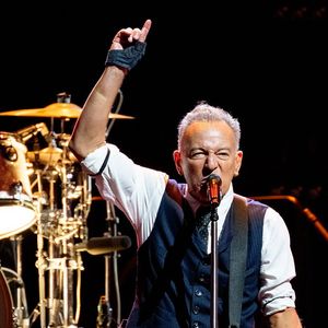 Hour 2: Bruce Springsteen speaks out on stage - do we like that or not?