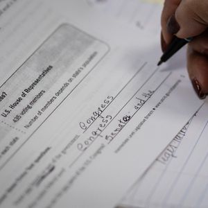 Hour 2: Do you think you can pass the American citenships test ?