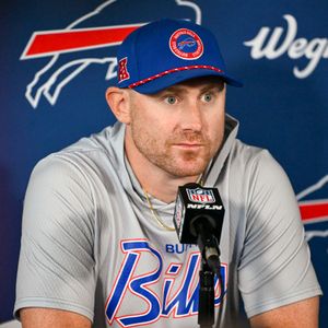 Let's compare Buffalo Bills head coach Joe Brady's post loss comments to Saints head coach Kellen Moore's