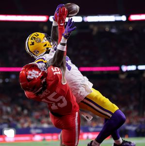 Full Show 5-4-26: LSU has found the heir apparent to Trey'Dez Green at the TE position