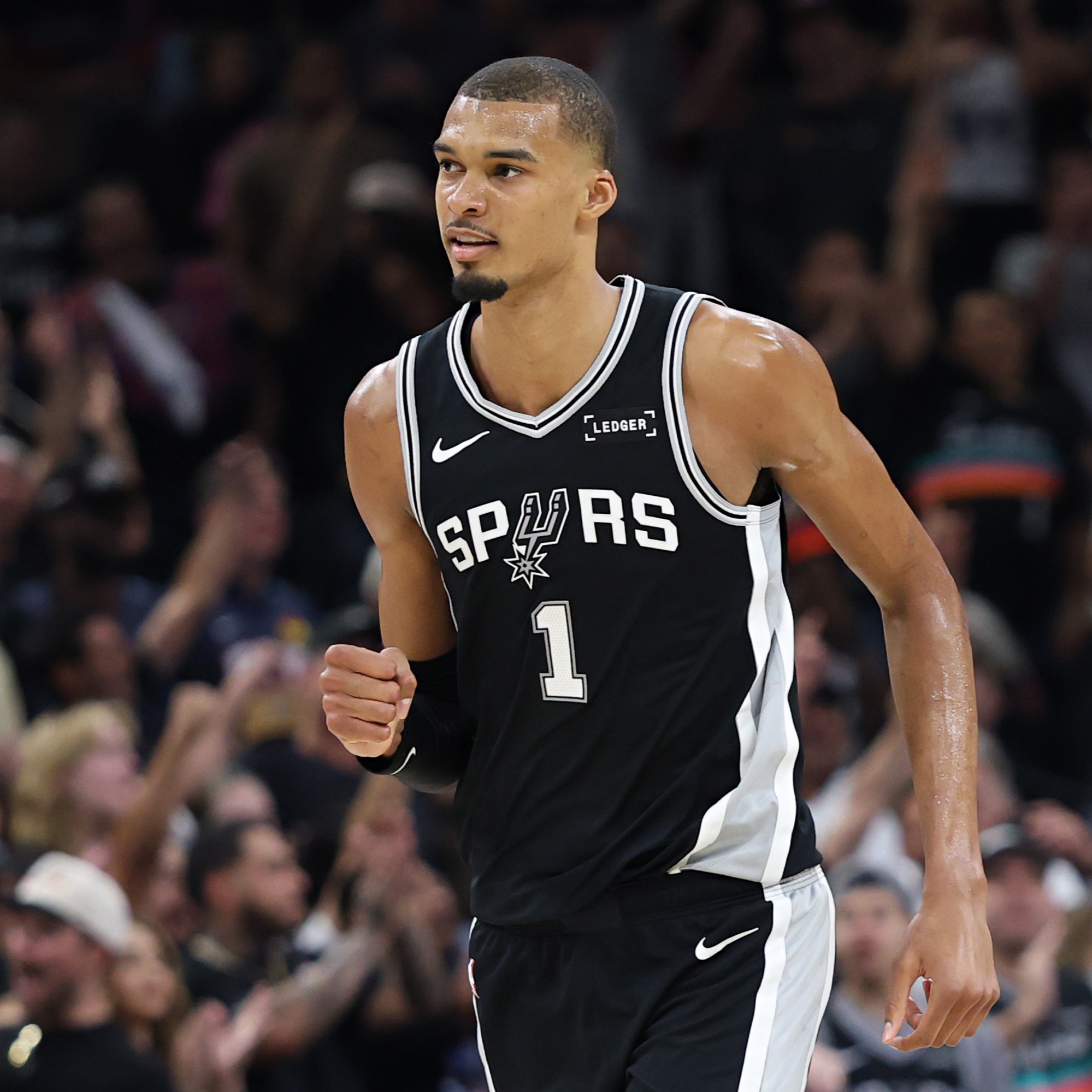 Hour 1: The Spurs have brought the physicality to match OKC in the WCF