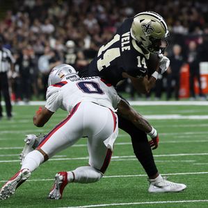 Devaughn Vele appreciates Tyler Shough's confidence in his wideouts