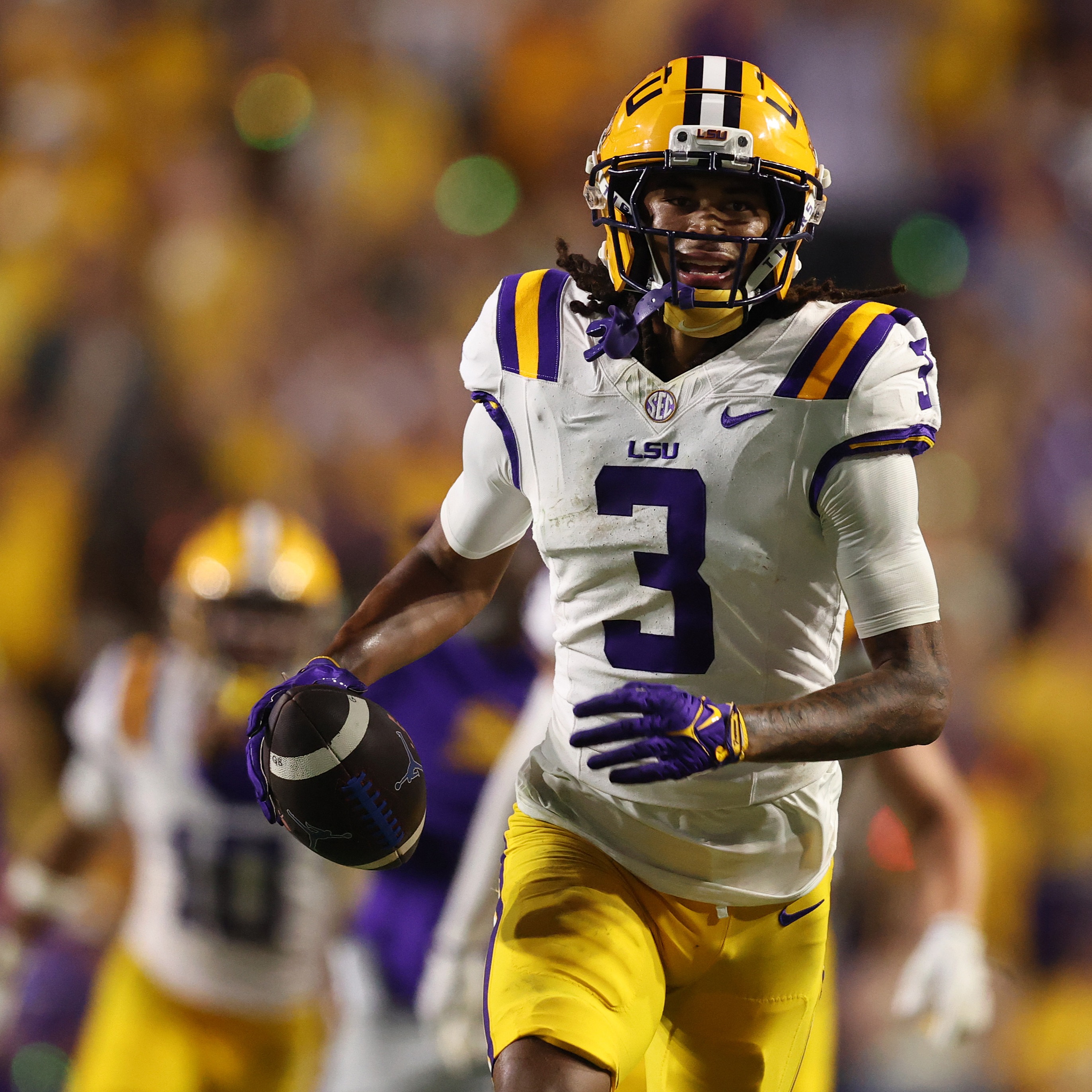 LSU's starting 11 on defense should have plenty of "juice"