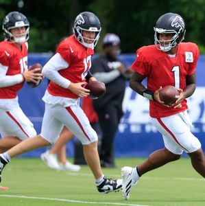 Hour 3: Atlanta has four quarterbacks and no quarterback at the same time