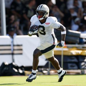 Hour 3: Travis Etienne's "extra yards" in the run game excites Kellen Moore