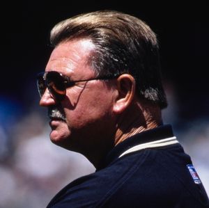 Hour 1: Mike Ditka redefined the TE position and was a larger-than-life personality