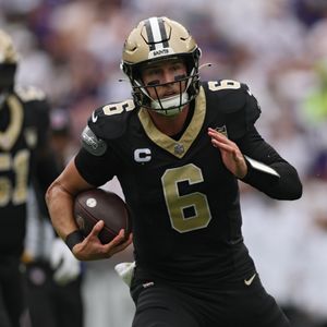 Hour 2: Tyler Shough is TRYING to be a pocket QB and not bail on plays, BUT...