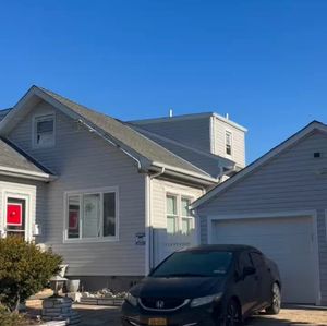 7 hospitalized after carbon monoxide leak at Long Island home