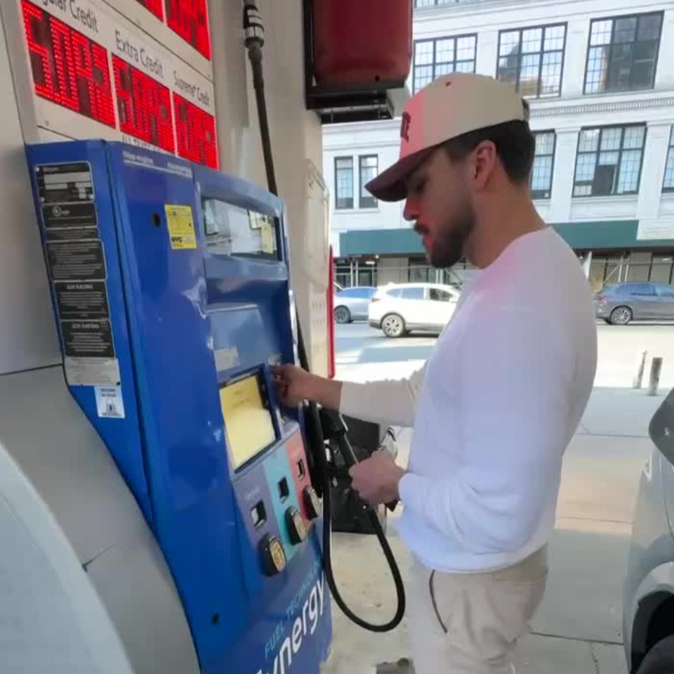Gas prices surge in NY as war with Iran continues
