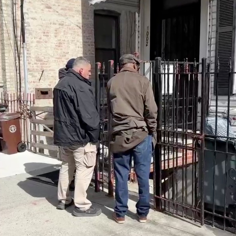 7 people hospitalized after carbon monoxide leak in the Bronx