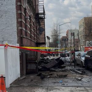 1 person dead, 4 firefighters hurt in Bronx apartment inferno