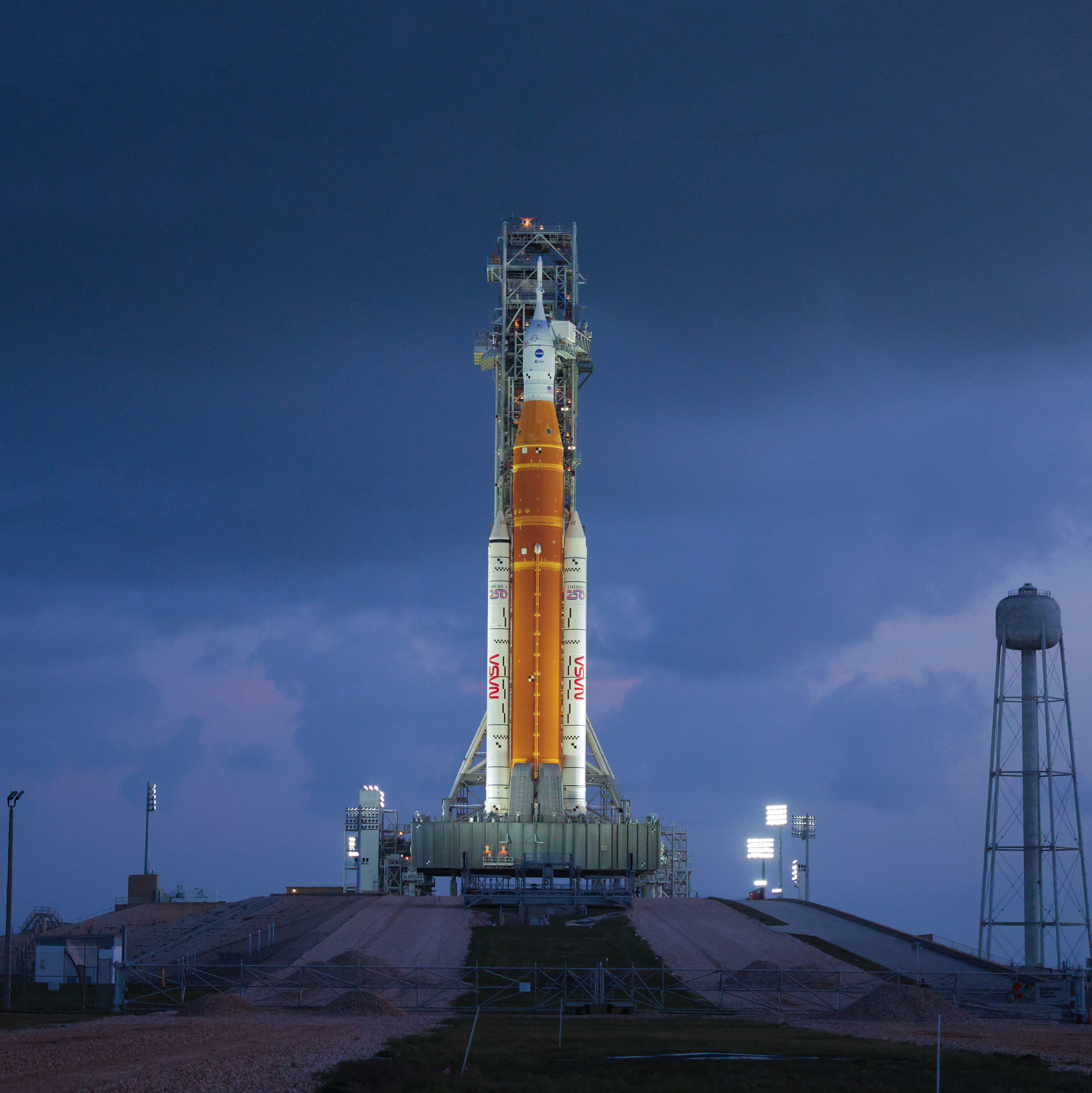 Historic NASA mission gets NYC tourists talking about space exploration